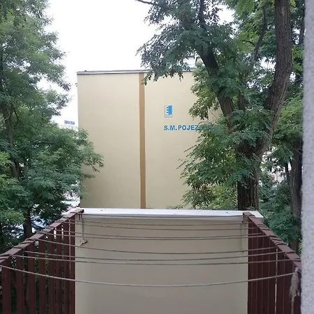Kolobrzeska 22 * Όλστυν